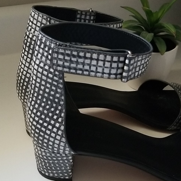 Vince Rita Block Heel Sandals - Picture 7 of 8